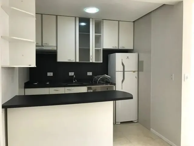 Apartamento 1 quarto e 1 banheiro, para alugar, no bairro Champagnat em Curitiba