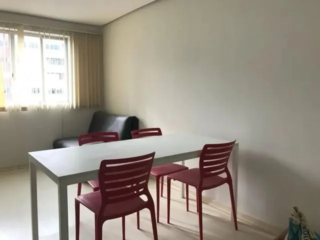 Apartamento 1 quarto e 1 banheiro, para alugar, no bairro Champagnat em Curitiba