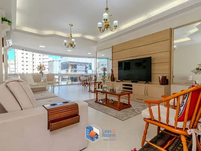 Apartamento com 185m² 4 quartos e 3 banheiros, à venda, no bairro Meia Praia em Itapema