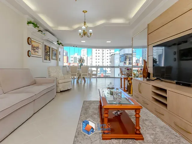 Apartamento com 185m² 4 quartos e 3 banheiros, à venda, no bairro Meia Praia em Itapema