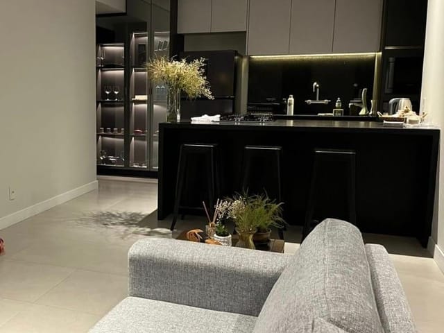 Apartamento 2 quartos e 2 banheiros, à venda, no bairro Gleba Palhano em Londrina