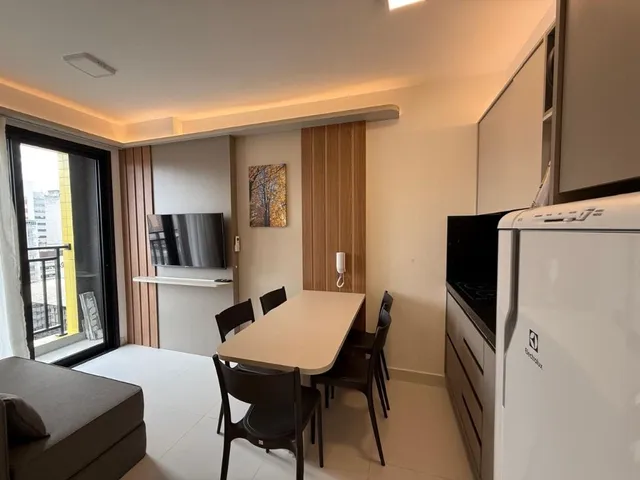 Apartamento 2 quartos e 1 banheiro, para alugar, no bairro Centro em Curitiba