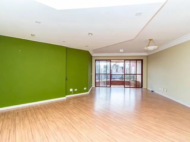 Apartamento 3 quartos e 5 banheiros, à venda, no bairro Centro em Curitiba