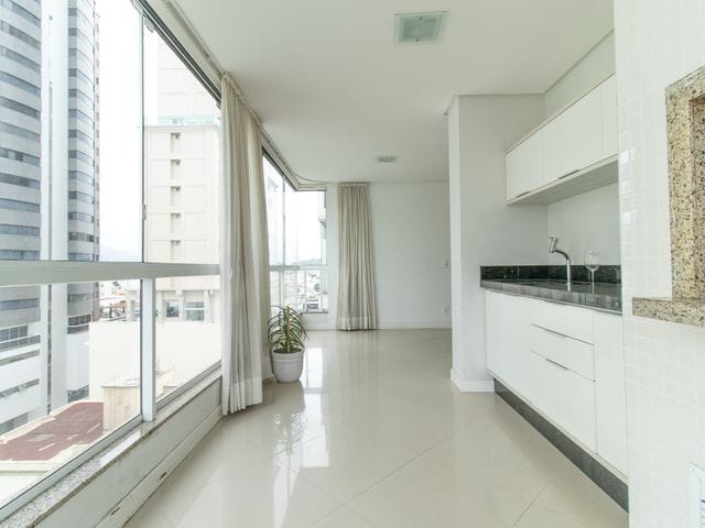 Apartamento com 119m² 3 quartos e 3 banheiros, à venda, no bairro Centro em Balneário Camboriú