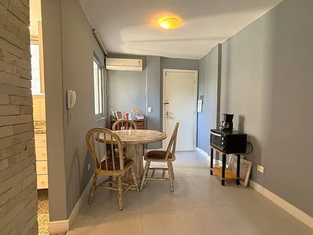 Apartamento 1 quarto e 1 banheiro, à venda, no bairro Centro em Curitiba