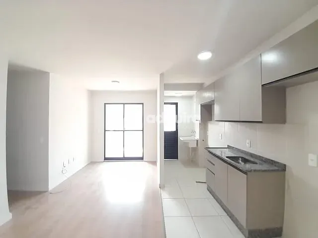 Apartamento 3 quartos e 2 banheiros, à venda, no bairro Uvaranas em Ponta Grossa