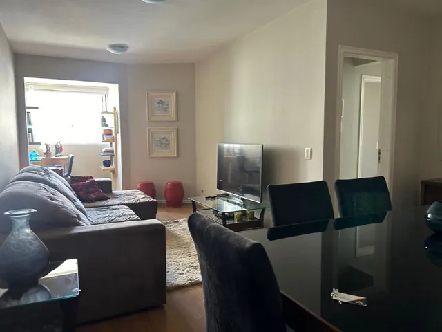 Apartamento 3 quartos e 2 banheiros, para alugar, no bairro Bigorrilho em Curitiba