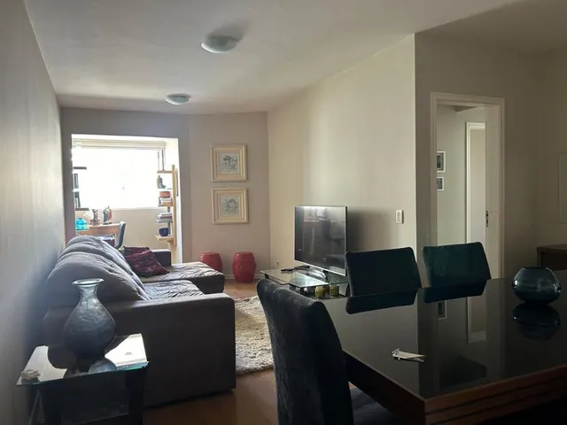 Apartamento 3 quartos e 2 banheiros, para alugar, no bairro Bigorrilho em Curitiba