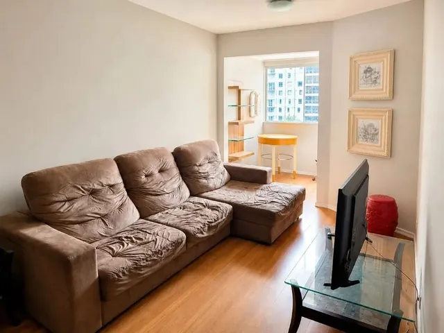 Apartamento 3 quartos e 2 banheiros, para alugar, no bairro Bigorrilho em Curitiba