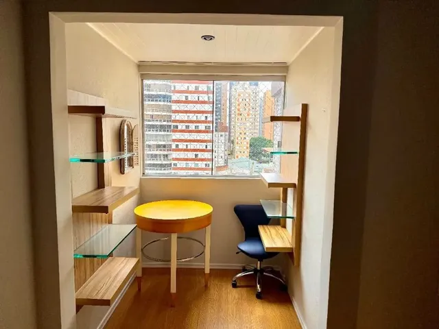 Apartamento 3 quartos e 2 banheiros, para alugar, no bairro Bigorrilho em Curitiba