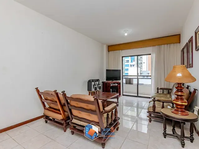 Apartamento com 102m² 2 quartos e 2 banheiros, à venda, no bairro Centro em Balneário Camboriú