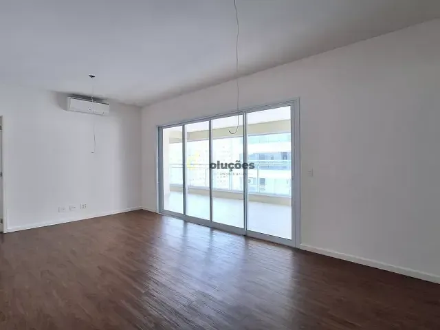 Apartamento 4 quartos e 5 banheiros, à venda ou para alugar, no bairro Barra Funda em São Paulo