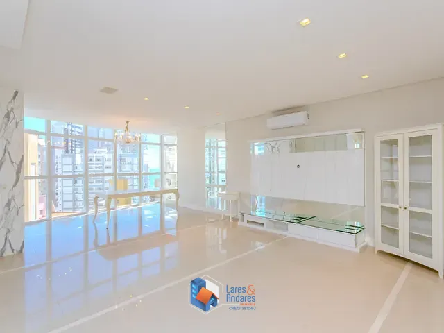 Apartamento com 117975m² 3 quartos e 4 banheiros, à venda, no bairro Centro em Balneário Camboriú