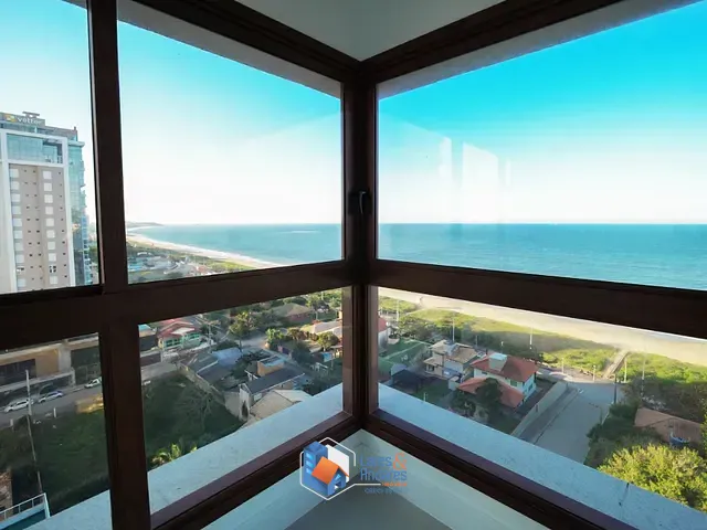 Apartamento com 200m² 4 quartos e 6 banheiros, à venda, no bairro Centro em Balneário Piçarras