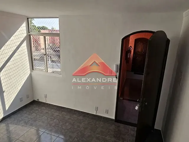 Apartamento com 90m² 2 quartos e 1 banheiro, para alugar, no bairro Vila Industrial em São José Dos Campos