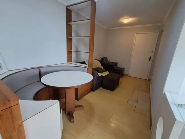 Apartamento 2 quartos e 1 banheiro, para alugar, no bairro Bigorrilho em Curitiba