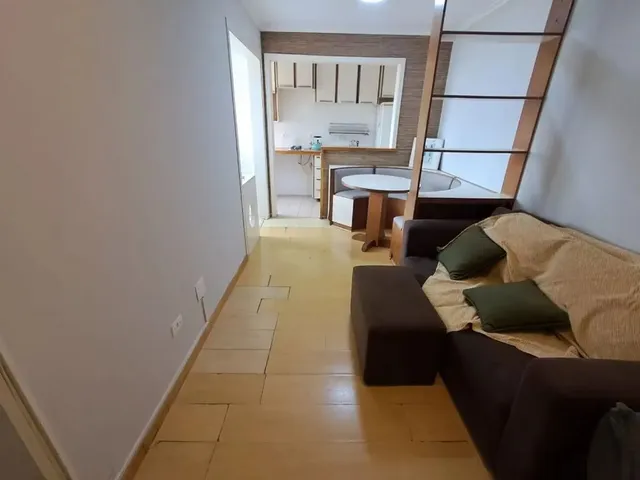 Apartamento 2 quartos e 1 banheiro, para alugar, no bairro Bigorrilho em Curitiba