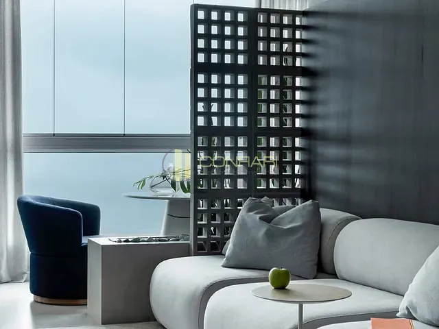 Apartamento com 260m² 3 quartos e 4 banheiros, à venda, no bairro Meia Praia em Itapema
