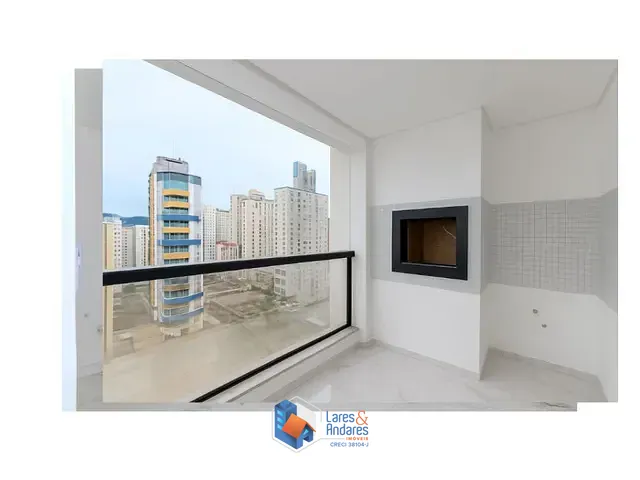 Apartamento com 2300m² 2 quartos e 2 banheiros, à venda, no bairro Centro em Balneário Camboriú
