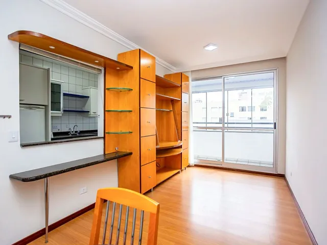 Apartamento 2 quartos e 4 banheiros, à venda, no bairro Batel em Curitiba