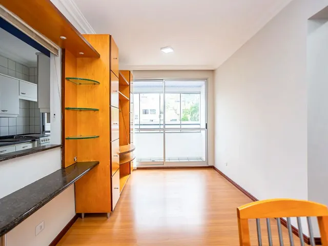 Apartamento 2 quartos e 4 banheiros, à venda, no bairro Batel em Curitiba