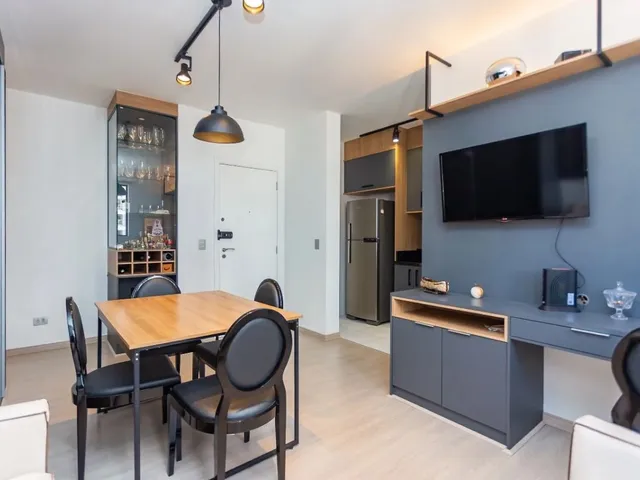 Apartamento 2 quartos e 1 banheiro, à venda, no bairro Batel em Curitiba