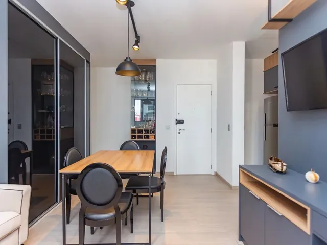 Apartamento 2 quartos e 1 banheiro, à venda, no bairro Batel em Curitiba