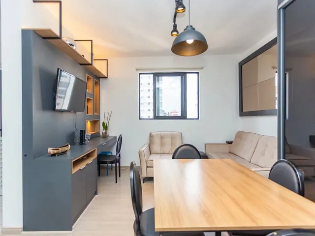 Apartamento 2 quartos e 1 banheiro, à venda, no bairro Batel em Curitiba