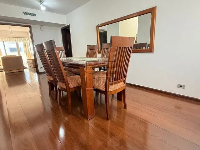Apartamento com 549m² 5 quartos e 7 banheiros, à venda ou para alugar, no bairro Centro em Londrina