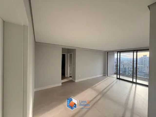 Apartamento com 95m² 3 quartos e 3 banheiros, à venda, no bairro Centro em Itajaí
