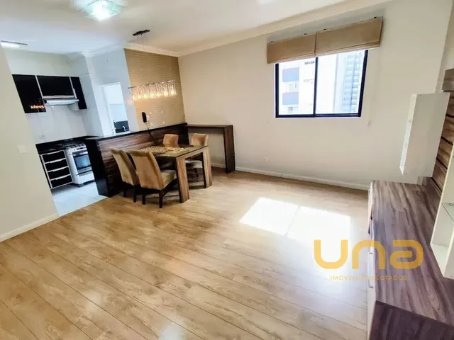 Apartamento 2 quartos e 1 banheiro, para alugar, no bairro CENTRO em Curitiba