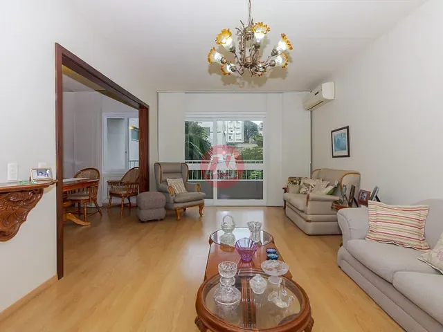 Apartamento com 200m² 3 quartos e 3 banheiros, à venda, no bairro Moinhos de Vento em Porto Alegre