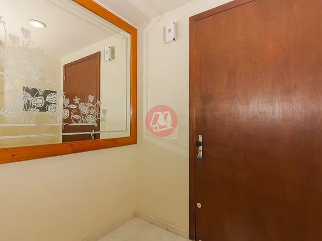 Apartamento com 200m² 3 quartos e 3 banheiros, à venda, no bairro Moinhos de Vento em Porto Alegre
