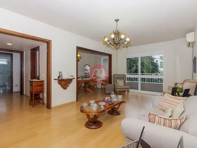 Apartamento com 200m² 3 quartos e 3 banheiros, à venda, no bairro Moinhos de Vento em Porto Alegre