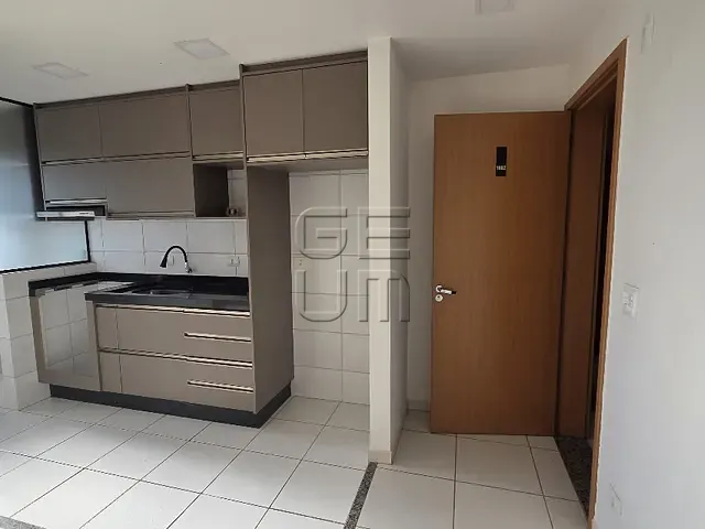 Apartamento com 98m² 3 quartos e 1 banheiro, à venda, no bairro Champagnat em Londrina