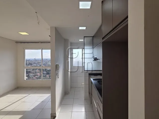 Apartamento com 98m² 3 quartos e 1 banheiro, à venda, no bairro Champagnat em Londrina