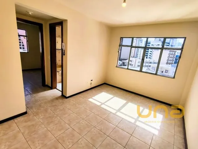 Apartamento 1 quarto e 1 banheiro, para alugar, no bairro CENTRO em Curitiba