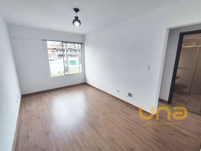 Apartamento 2 quartos e 1 banheiro, para alugar, no bairro VILA IZABEL em Curitiba