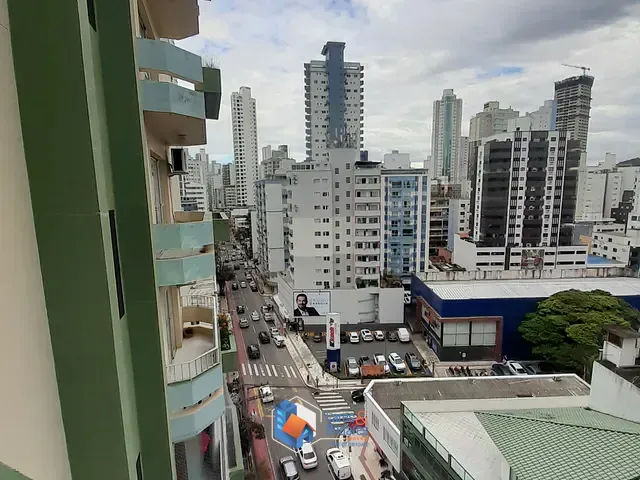 Apartamento com 178m² 4 quartos e 2 banheiros, à venda, no bairro Centro em Balneário Camboriú