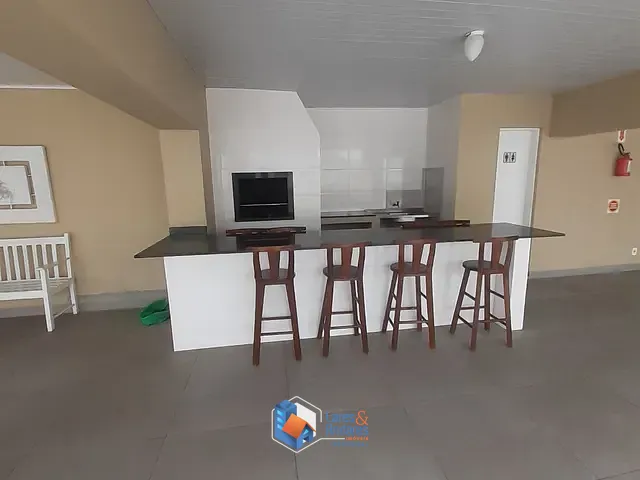 Apartamento com 178m² 4 quartos e 2 banheiros, à venda, no bairro Centro em Balneário Camboriú