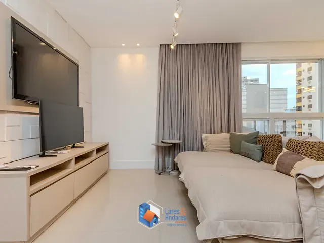 Apartamento com 131m² 3 quartos e 4 banheiros, à venda, no bairro Centro em Balneário Camboriú