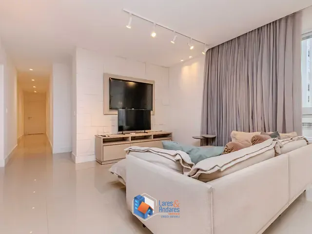 Apartamento com 131m² 3 quartos e 4 banheiros, à venda, no bairro Centro em Balneário Camboriú