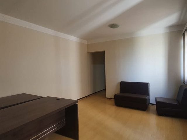 Foto do Apartamento - Apartamento à venda - 3 Quartos - 2 Banheiros - 1 Vaga de Garagem - Sala 2 ambientes, Centro, Londrina - Edifício Chanceller | Guepardo Imob