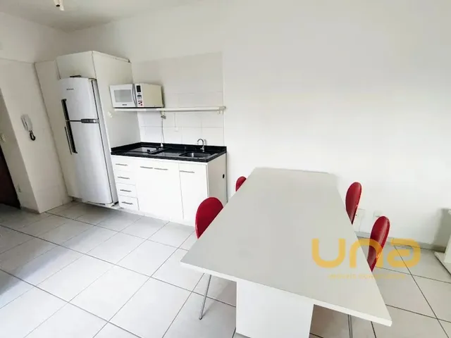Apartamento 1 quarto e 1 banheiro, para alugar, no bairro CENTRO em Curitiba