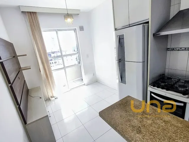 Apartamento 2 quartos e 1 banheiro, para alugar, no bairro CENTRO em Curitiba