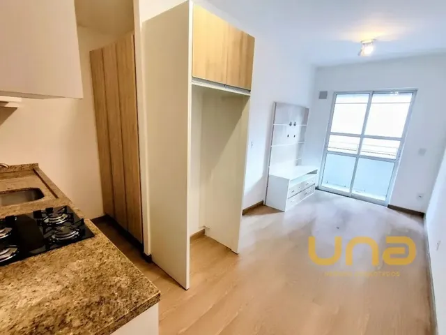 Apartamento 1 quarto e 1 banheiro, para alugar, no bairro CENTRO em Curitiba