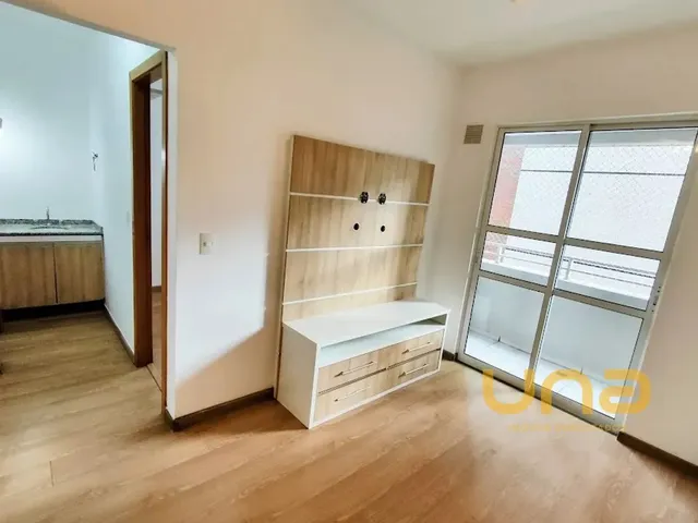 Apartamento 1 quarto e 1 banheiro, para alugar, no bairro CENTRO em Curitiba