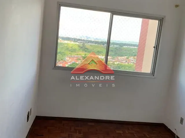 Apartamento com 73m² 3 quartos e 1 banheiro, para alugar, no bairro Monte Castelo em São José dos Campos
