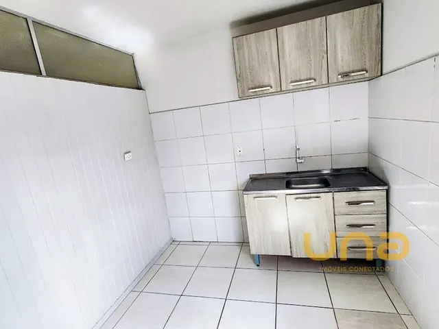 Apartamento 2 quartos e 1 banheiro, para alugar, no bairro CAPAO RASO em Curitiba