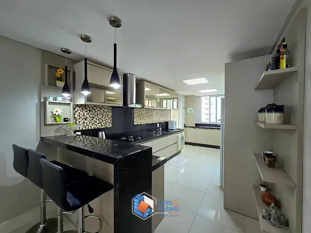 Apartamento com 151000m² 3 quartos e 5 banheiros, à venda, no bairro Centro em Balneário Camboriú